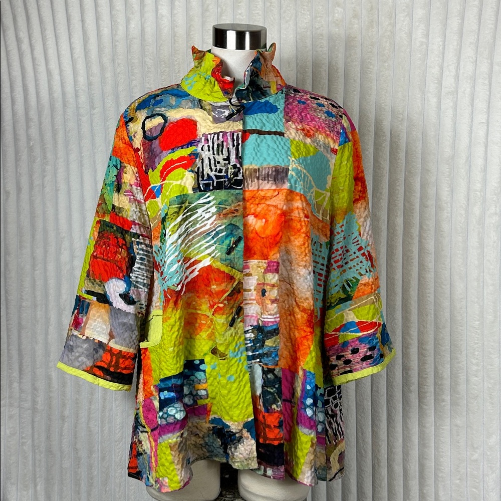 NWT Paco Soler colorful, artsy, kimono style button, front floaty blouse